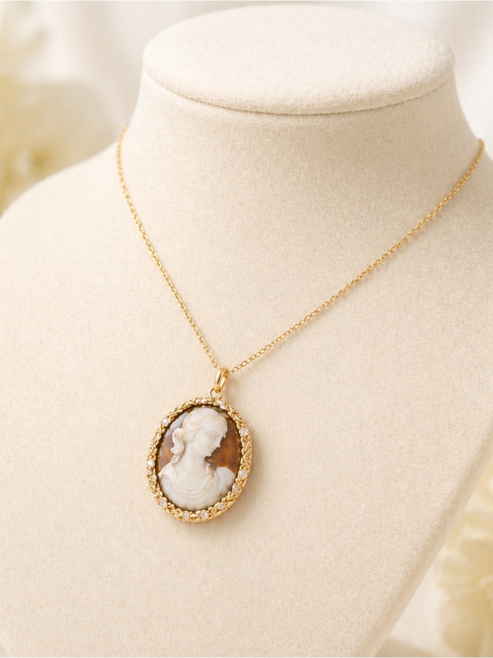 Gold Cameo Pendant Necklace - White & Brown Cameo
